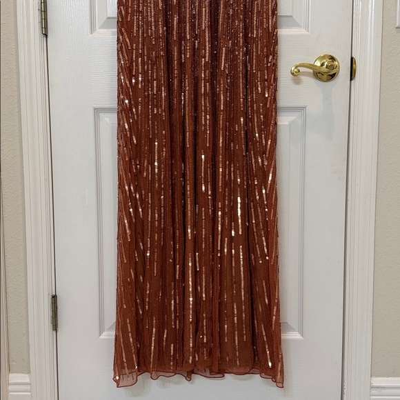 Mac Duggal 5538 Embellished V Neck Butterfly Sleeve Column Gown Size 10 NWT - Picture 7 of 10